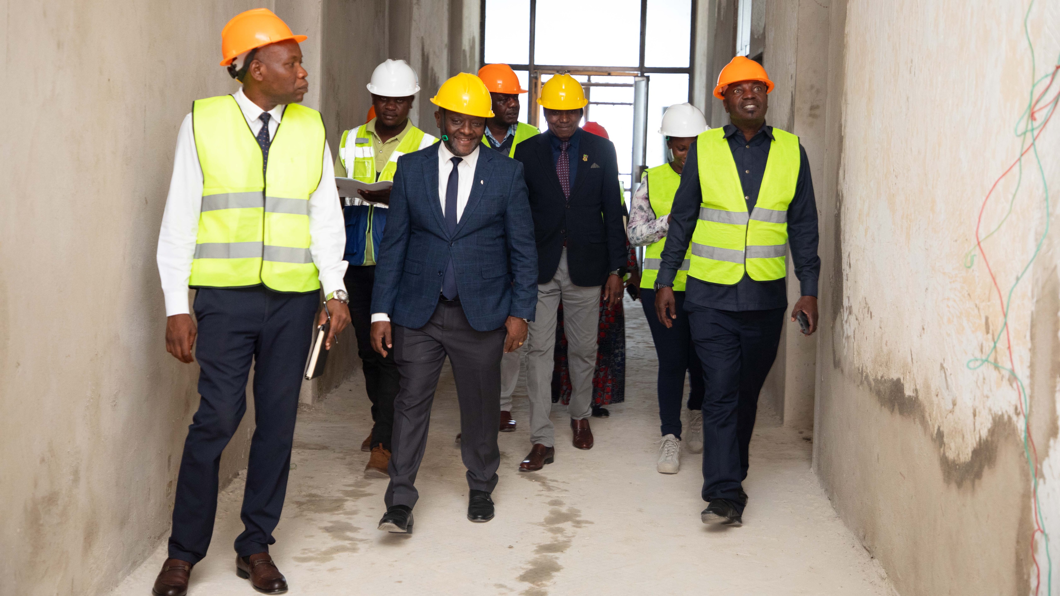 ZIARA YA MENEJIMENTI YA TUME KUKAGUA UKARABATI WA JENGO LA OFISI ZA TUME, LILILOPO KIVUKONI, DAR ES SALAAM
