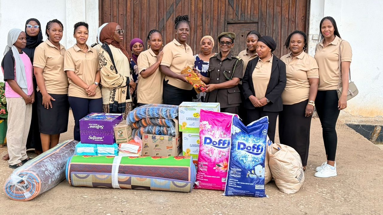 WATUMISHI WANAWAKE WA TUME WAADHIMISHA SIKU YA WANAWAKE DUNIANI KWA KUWAFARIJI WAFUNGWA WANAWAKE SEGEREA